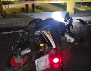 M Xico Joven Pierde El Control De Su Moto Y Cae Metros Desde El