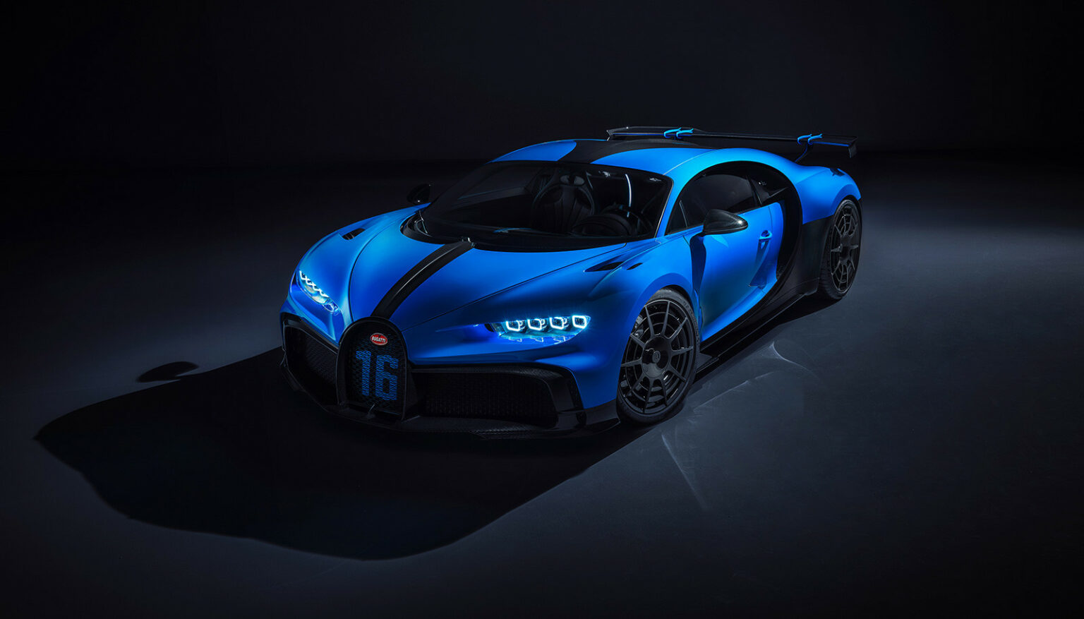 Bugatti Chiron Pur Sport El Nuevo Superdeportivo Mejorado Y Con Un Precio De 3 Millones De 8179