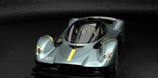 Aston Martin Valkyrie 2022
