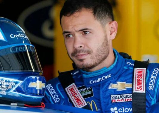 Kyle Larson vuelve a correr y ganar después de la suspensión por un insulto racial