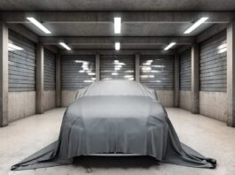 ¿Por qué debemos proteger nuestro auto con cobertor dentro del garaje? (+5 razones) Auto con cobertor