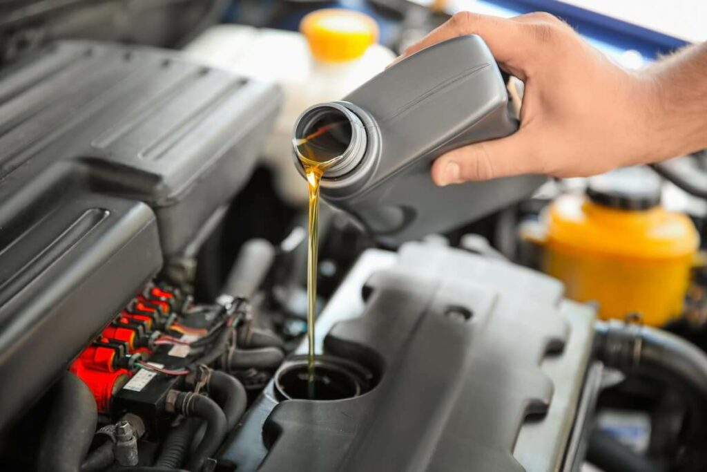 ¿Cómo hacer cambio de aceite a un auto en 10 pasos? (+Imágenes y vídeos