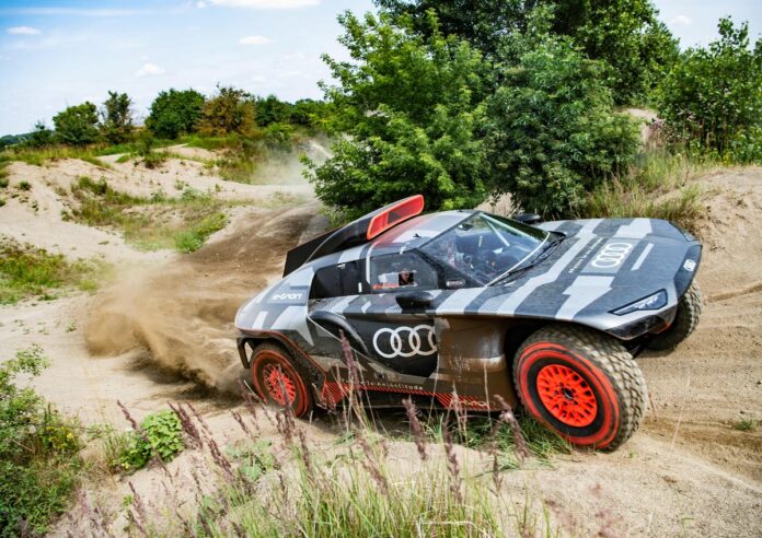 Audi el RS Q e-tron su primer auto para competir en el Rally Dakar (+ VIDEO)