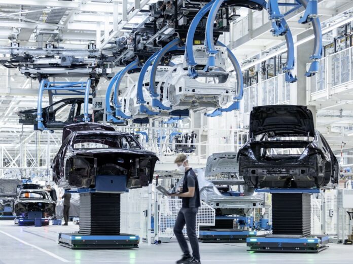Mercedes-Benz y Svenskt Stal AB (SSAB) se asocian para fabricar acero sin combustibles fósiles