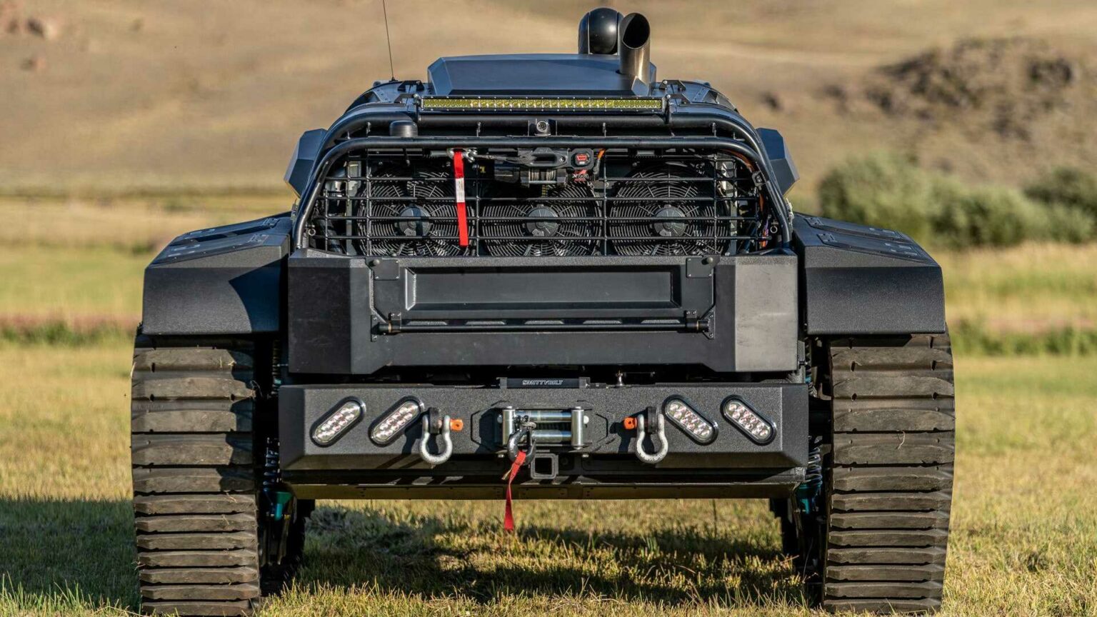 A la venta Ripsaw EV3-F4: un tanque de lujo de 800 HP (+IMÁGENES)