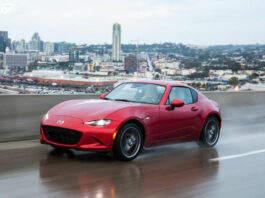 ¿Qué auto Mazda compró Marcianeke? El MX-5 RF que mostró en 2021 Mazda MX-5 RF rojo como el mostrado por Marcianeke en 2021