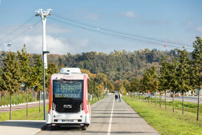 Primer minibus eléctrico y 100% autónomo autorizado para circular en Europa