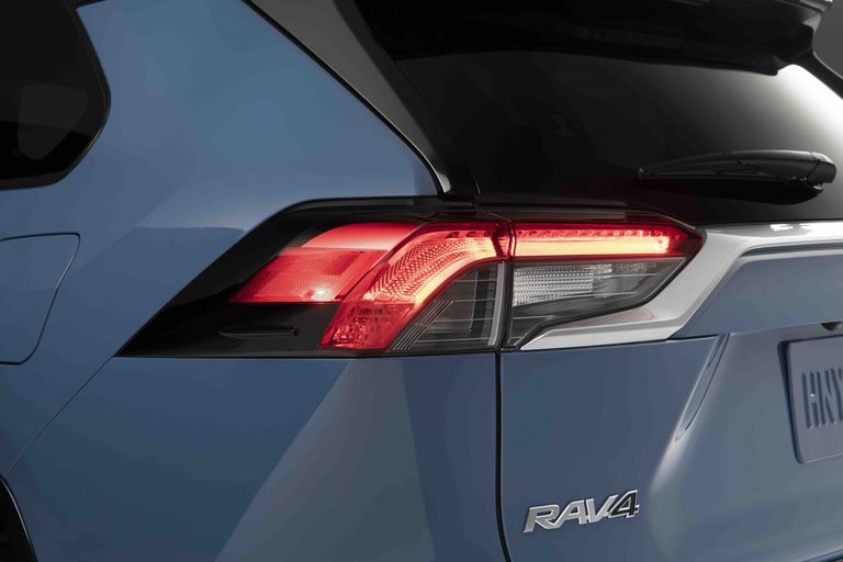 Toyota RAV4 2022: Precios, motor, interior, especificaciones (+Imágenes y Videos)