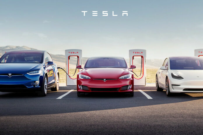 La falta de suministros limitan la producción de vehículos Tesla