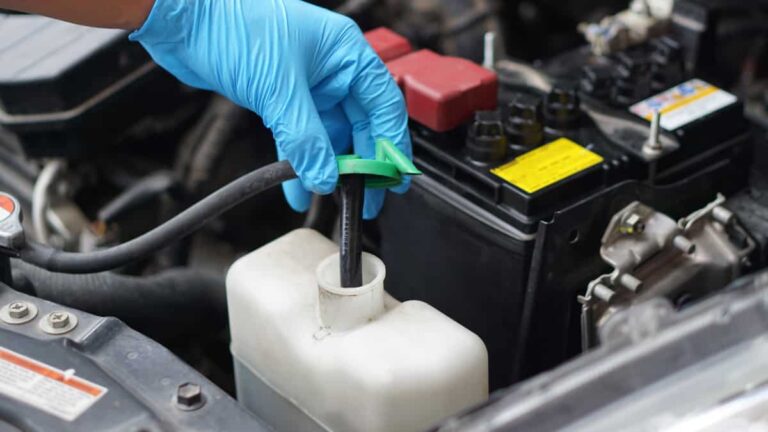 ¿Cuántos litros de refrigerante lleva un auto? - Gossip Vehiculos