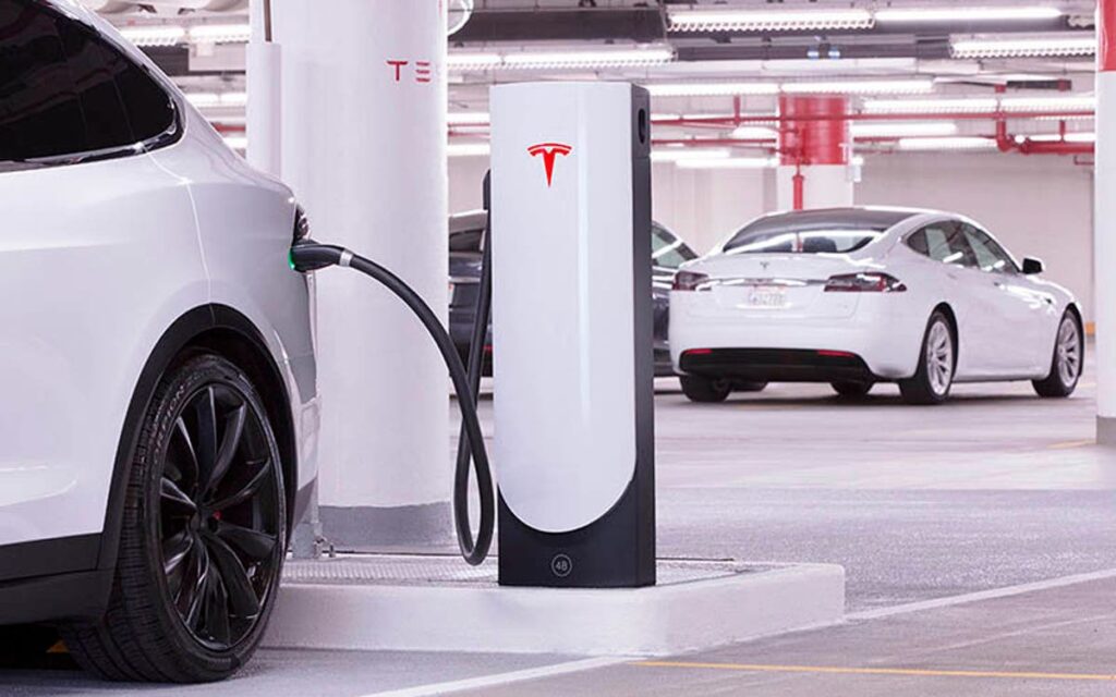¿Cuánto tarda en cargar un Tesla? - Gossip Vehiculos