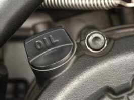 Motor consume aceite, pero no humea (+Causas y solución)