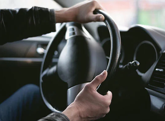Ruido al girar el volante a la izquierda o derecha Ruido al girar el volante a la izquierda o derecha