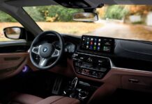 BMW han sido enviandos sin Apple CarPlay y Android Auto