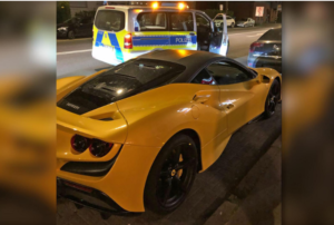 FERRARI F8 TRIBUTO