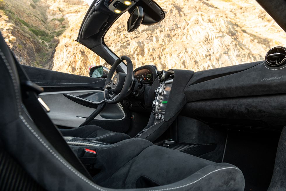 McLaren 765LT Spider 2022: Precios, motor, interior, especificaciones (+imágenes y videos)
