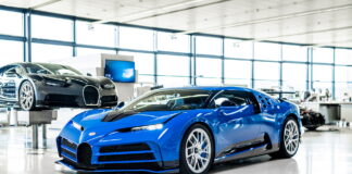 Bugatti reveló el primer Centodieci de producción terminado en azul EB110
