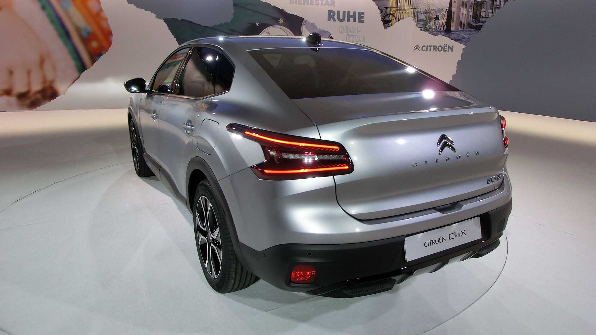 Vista exterior Citroën C4 X 2023