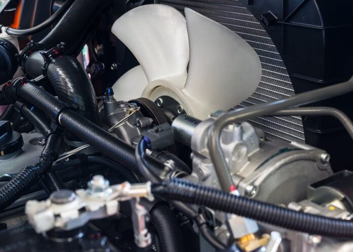 ¿Por qué no funciona el ventilador del aire acondicionado del auto