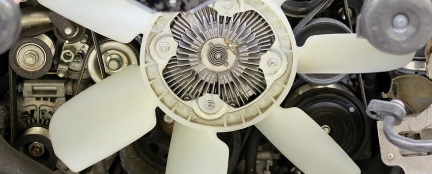 ¿Por qué no funciona el ventilador del aire acondicionado del auto?