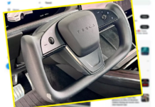 Propietarios de Tesla se quejan de que el material del volante yugo se desprende