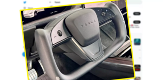 Propietarios de Tesla se quejan de que el material del volante yugo se desprende