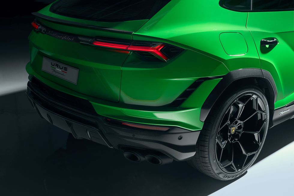 Lamborghini Urus 2023: precio, interior, motor (+Imágenes y videos)