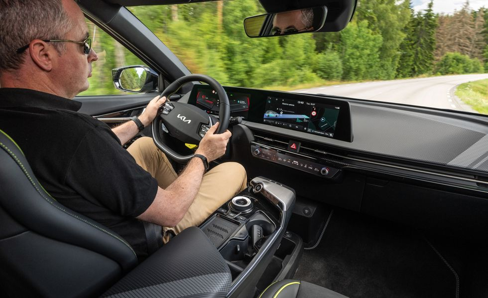 Kia EV6 2023: Precios, características, motor, interior (Imágenes y Vídeos)