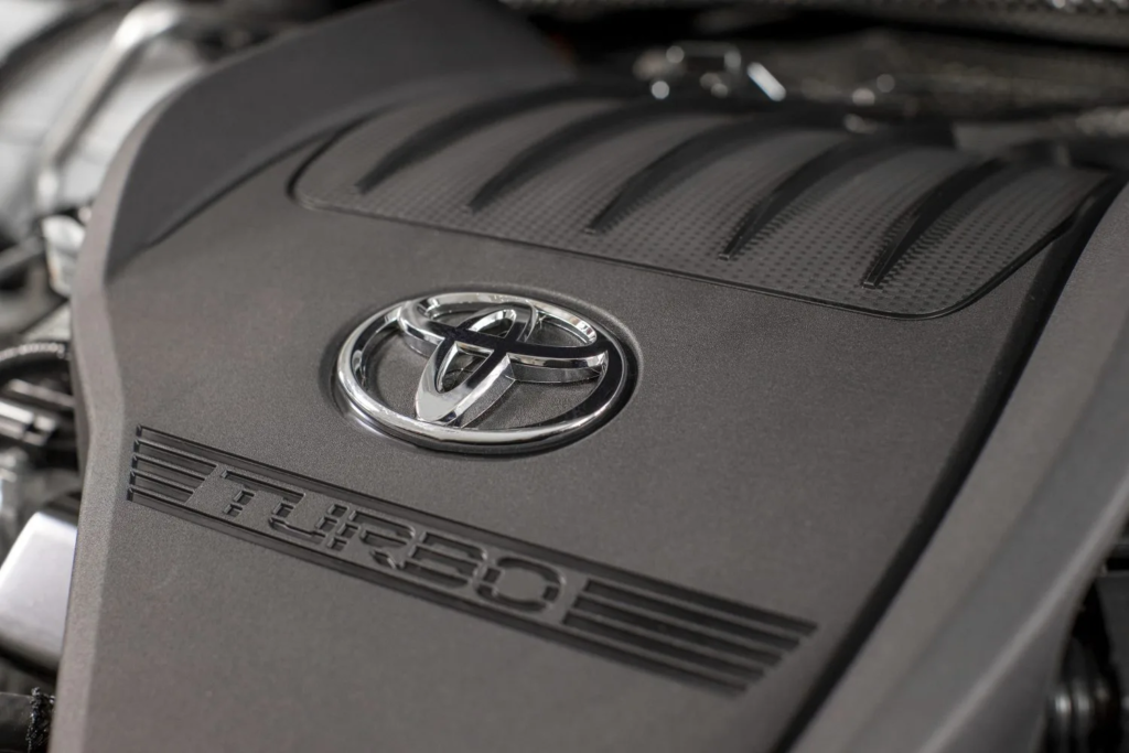 Toyota Highlander 2023: Precios, interior, motor y especificaciones (Imágenes y Videos)