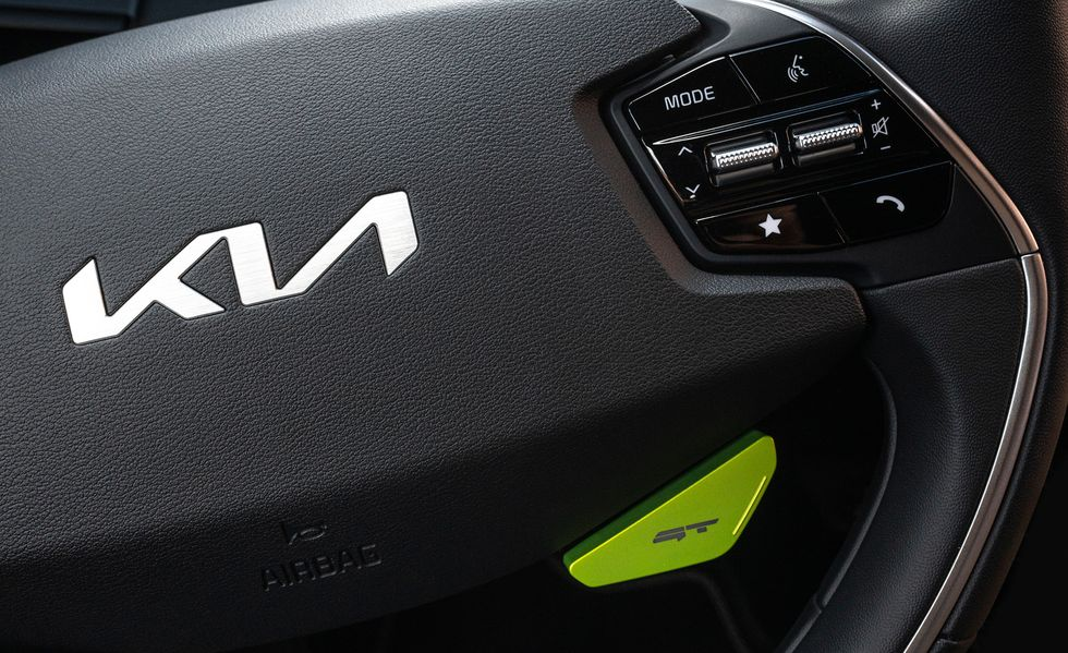 Kia EV6 2023: Precios, características, motor, interior (Imágenes y Vídeos)