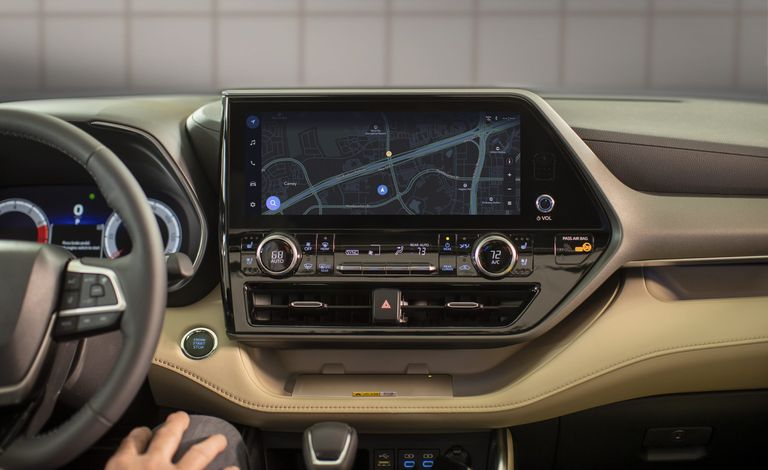 Toyota Highlander 2023: Precios, interior, motor y especificaciones (Imágenes y Videos)