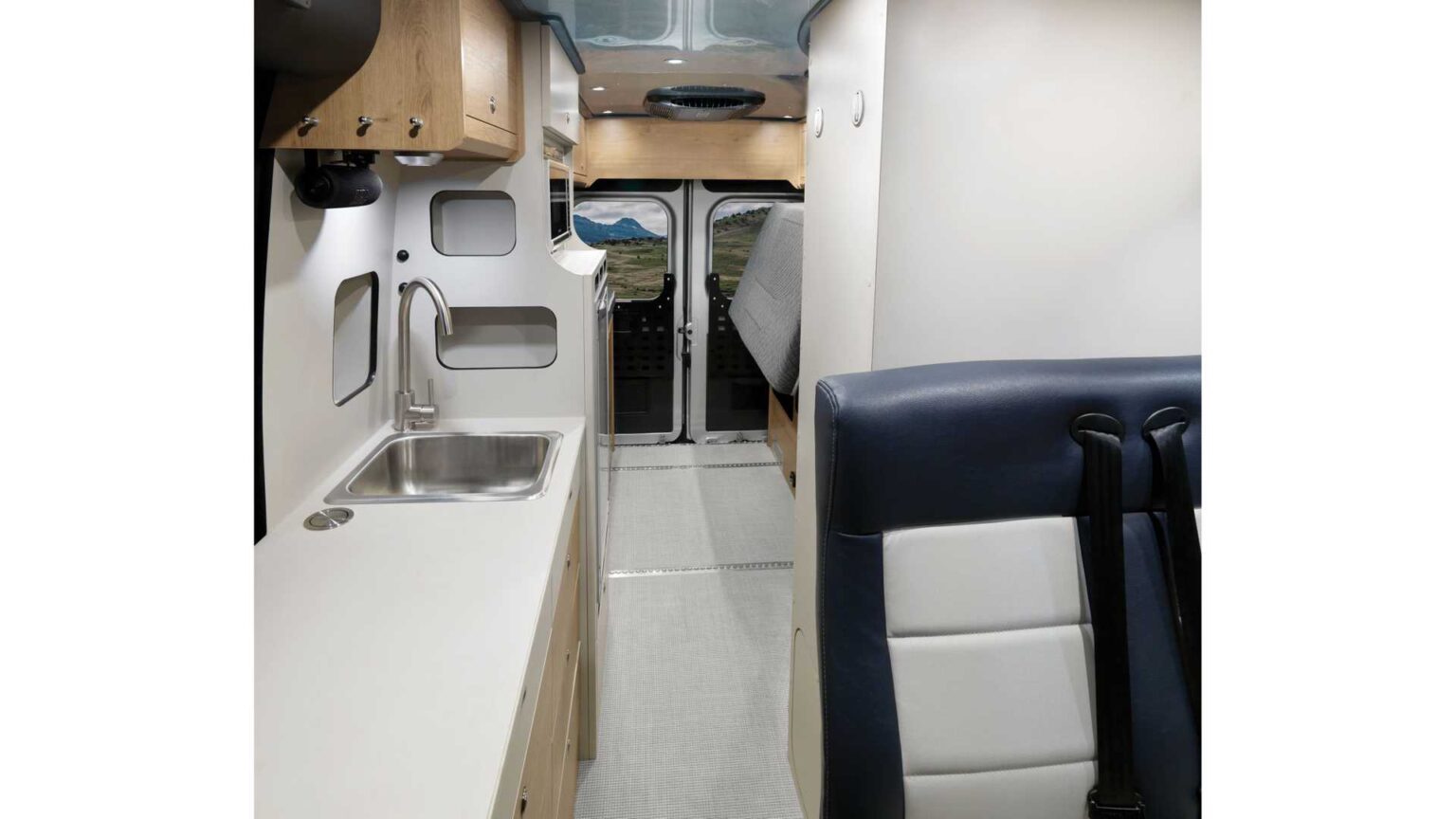 Airstream Rangeline 2023 Debuta Con El Chasis Del Ram ProMaster Y ...