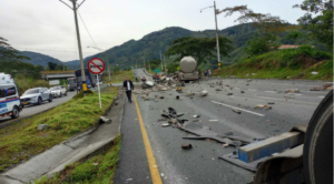 CAMIÓN SE QUEDA SIN FRENOS