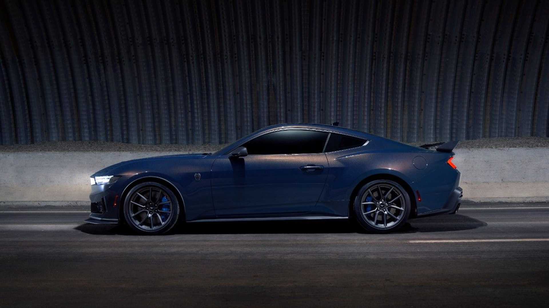 Ford Mustang Dark Horse 2024 Lateral