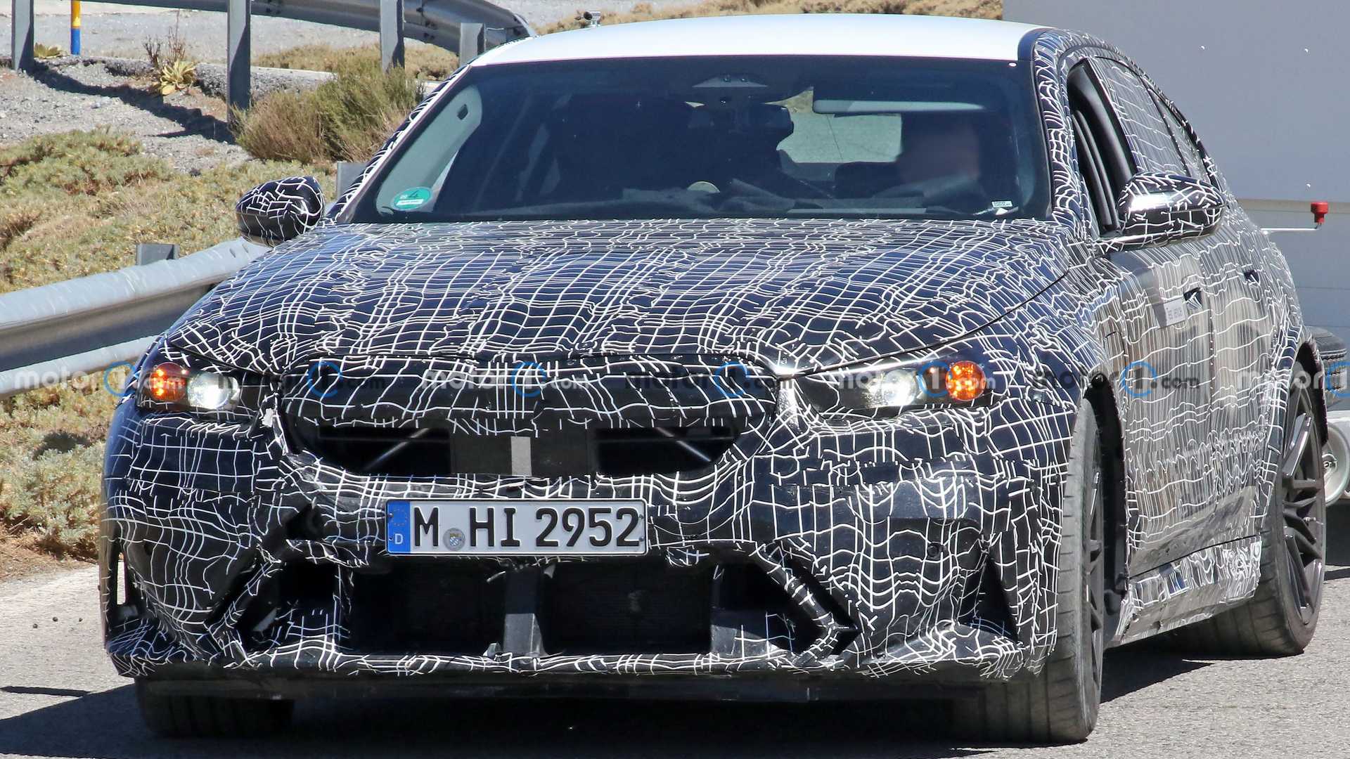 Imágenes espía del BMW M5 2024 Frontal