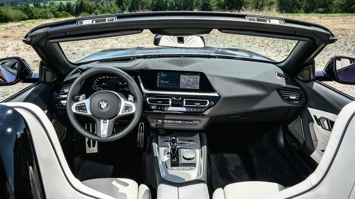 Interior BMW Z4 2023 en España