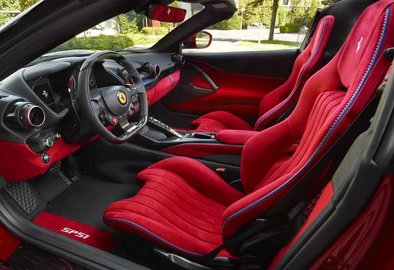 Interior del Ferrari SP51