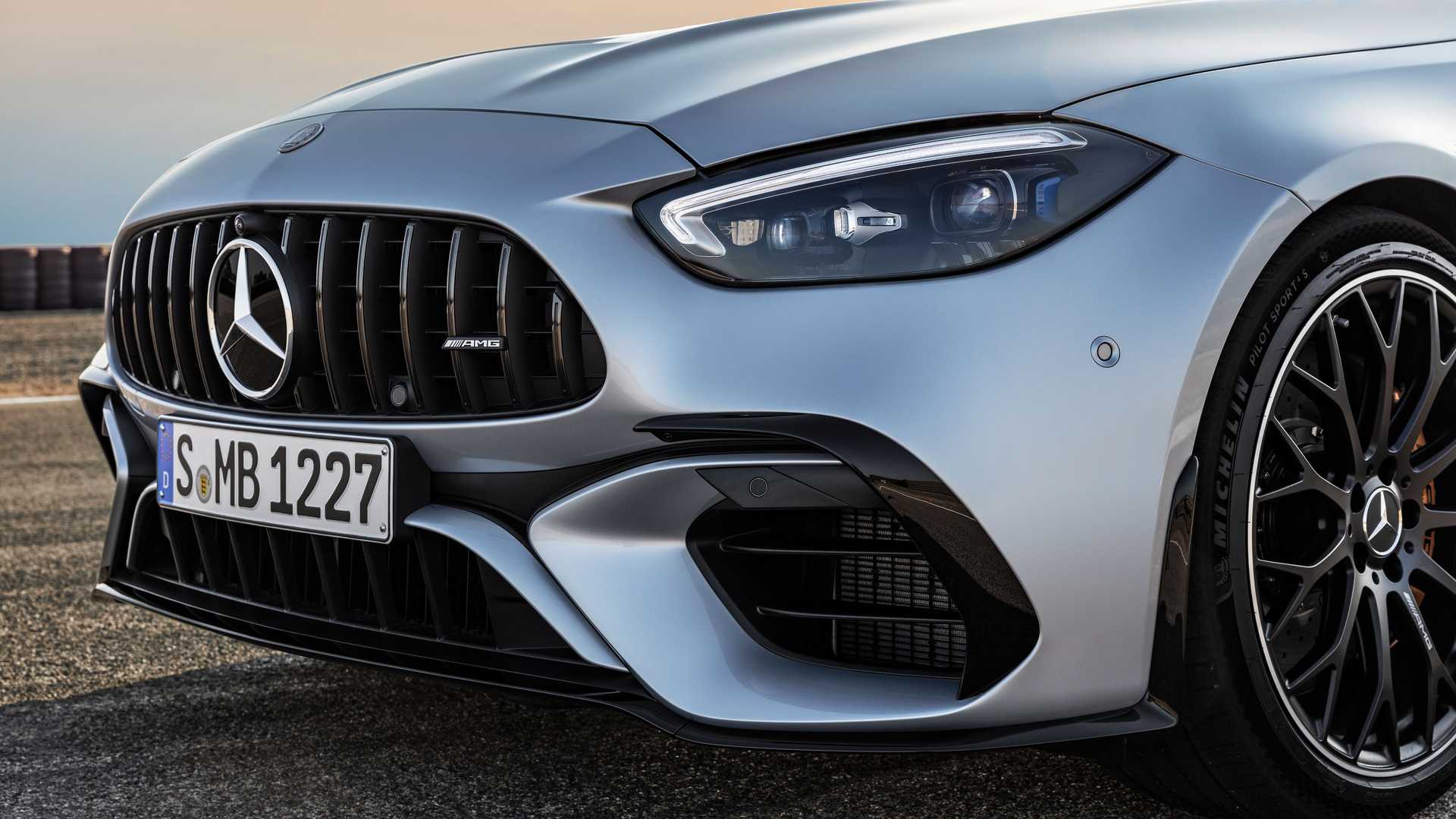 Mercedes-AMG C63 S E Performance 2024