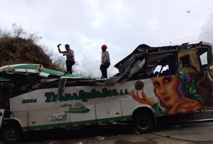 El Chofer Del Autobús Que Sufrió Accidente Donde Murieron 20 Personas En Colombia “nos Quedamos 7318