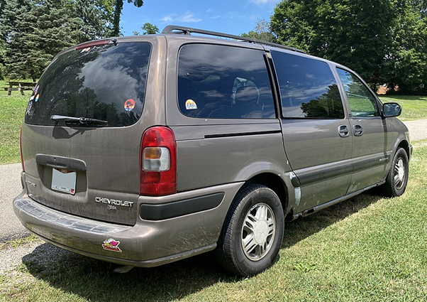 Chevrolet Truck Models - Chevrolet Venture LS Ext in Silvermist Metallic