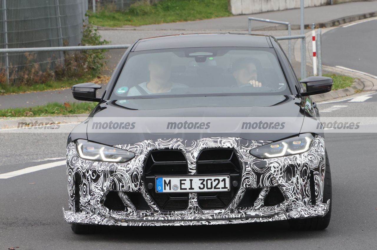 The BMW M3 CS 2023 is spied on