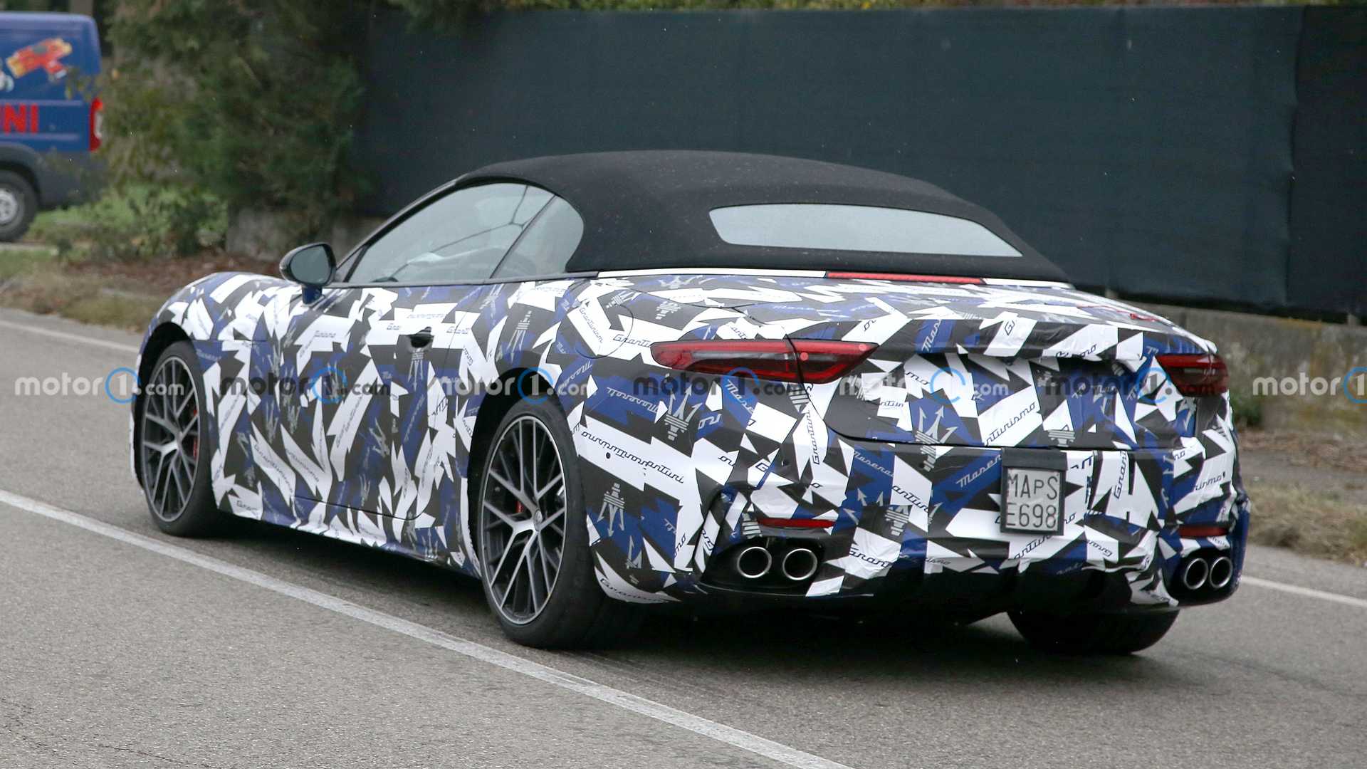 They spy on the Maserati GranCabrio for the first time