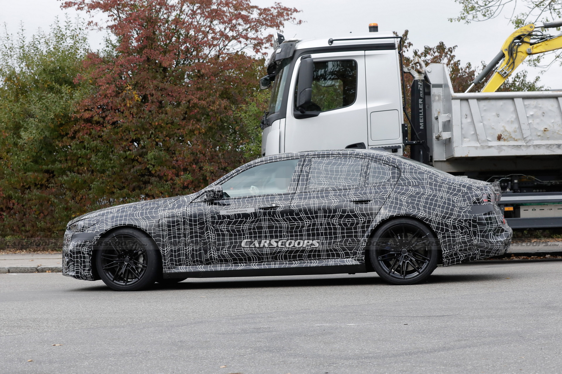 Spy photos of the 2024 BMW M5 Hybrid