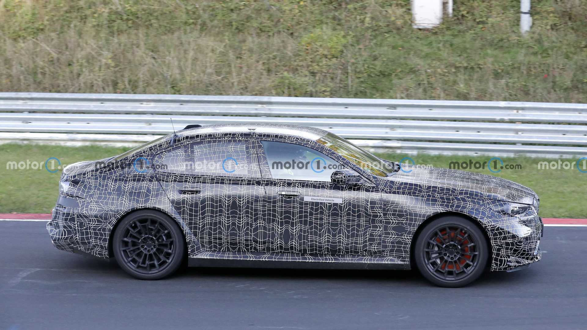 Spy pictures of the 2024 BMW M5