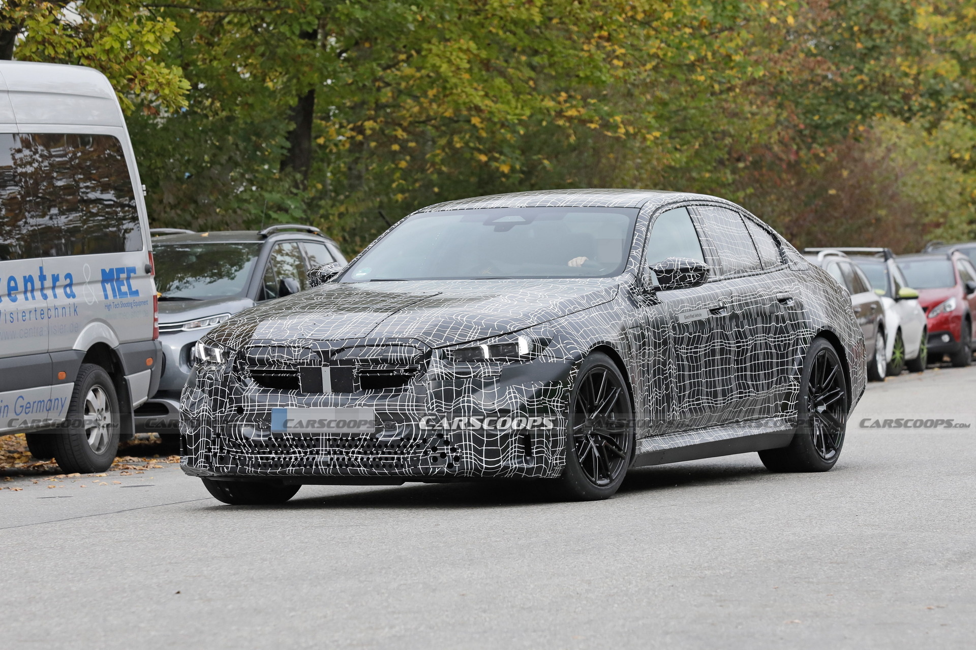 Spy pictures of the 2024 BMW M5 Hybrid
