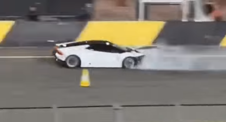 Shocking accident of Lamborghini Huracan Twin-Turbo: it crashes into ...