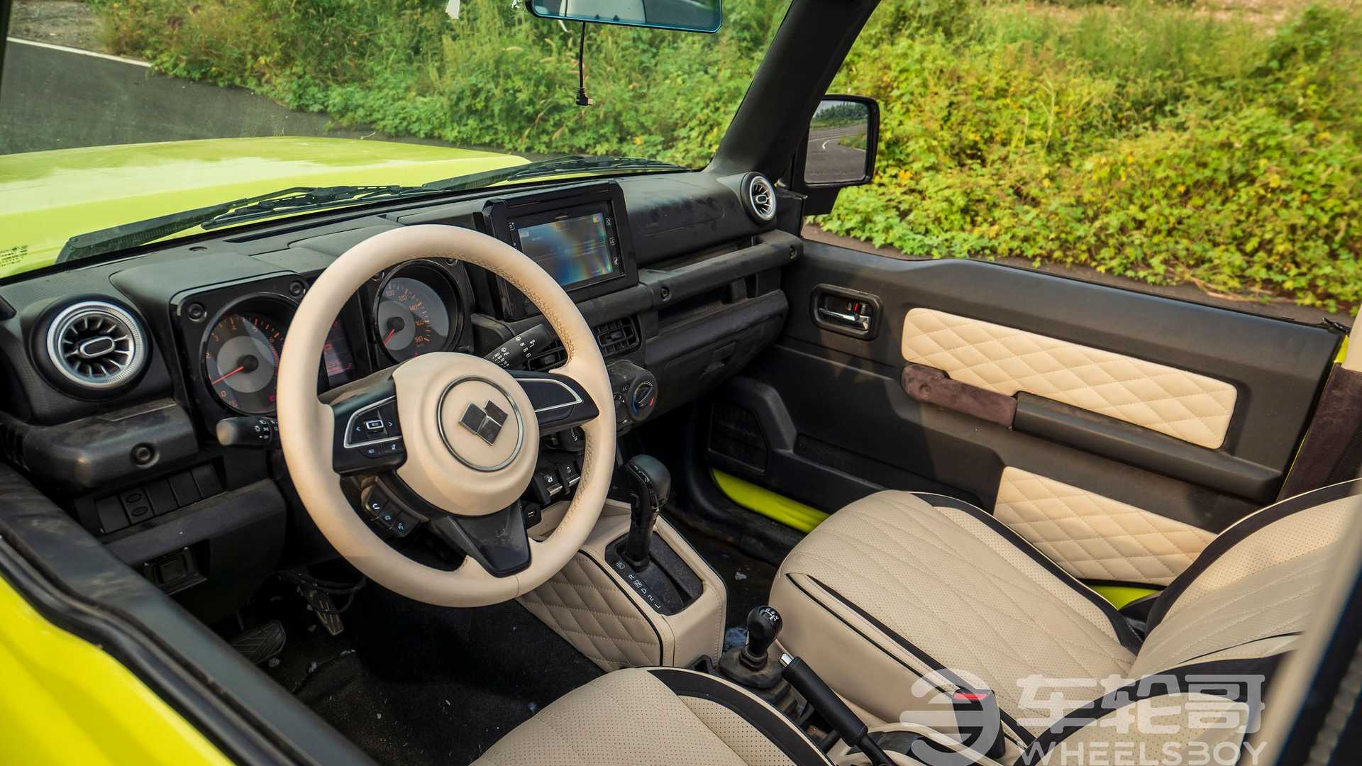 Suzuki Jimny convertible Interior