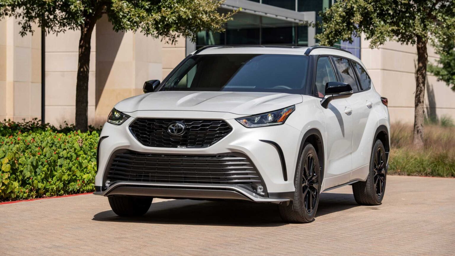 La Toyota Highlander Turbo 2023 con motor de gasolina de cuatro