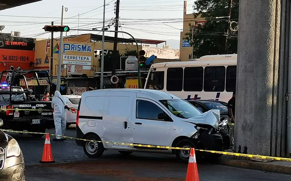 Conductor sufrió un infarto mientras conducía