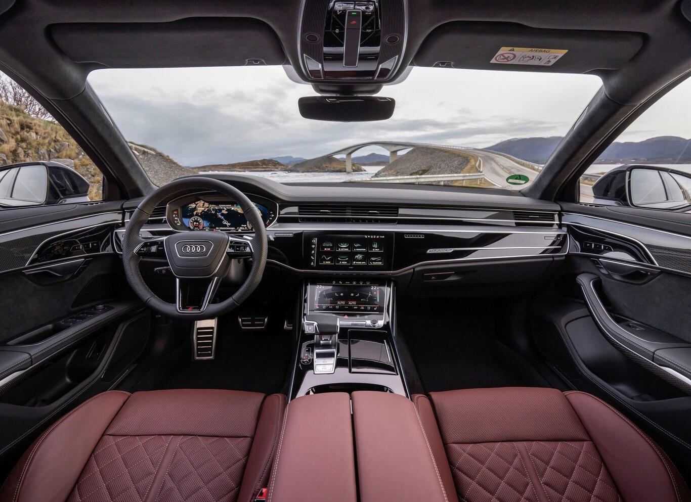 Interior del Audi A8 2023 en México